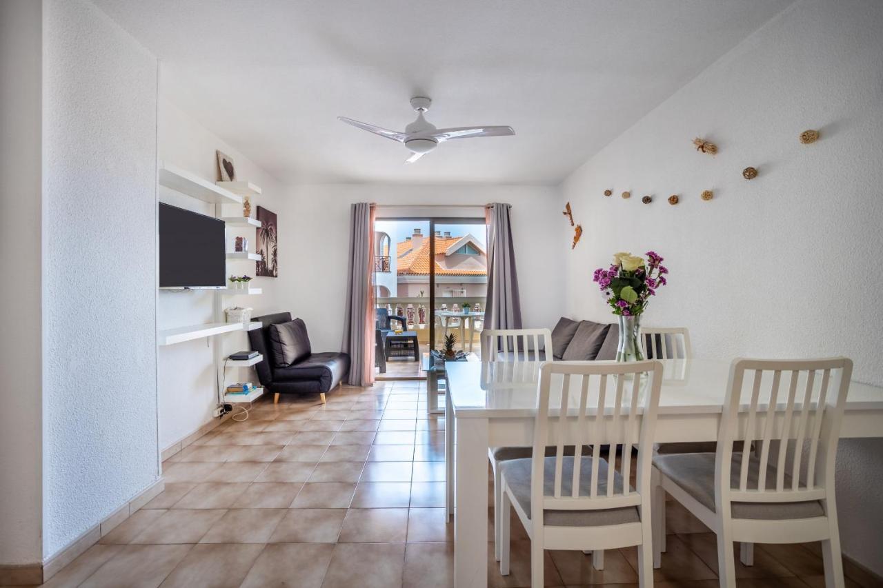 Castle Harbour Phoebe'S Flat Los Cristianos By Lovetenerife 外观 照片