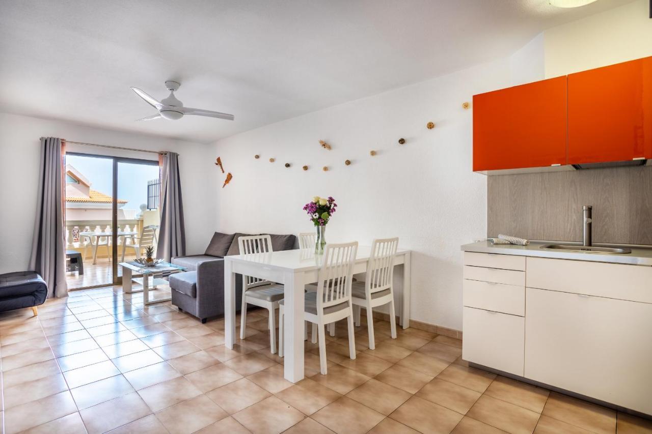 Castle Harbour Phoebe'S Flat Los Cristianos By Lovetenerife 外观 照片